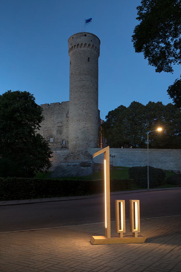 Täispuidust LED Disainlamp Eesti Vabariik 100- Straipu